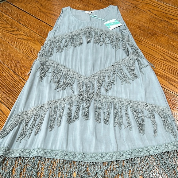 Umgee Dresses & Skirts - Umgee Shake it Off style green sleeveless dress. Fringe front. Size Small. NWT